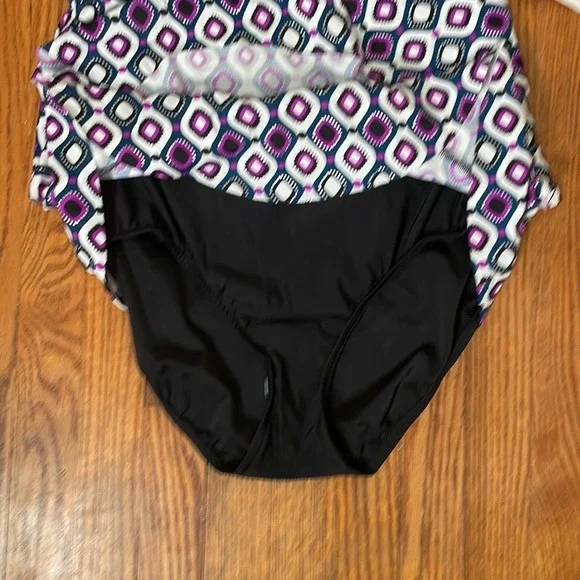 Swim Solutions Printed Hip Minimizer One-Piece Swimsuit‎ Purple 16 - Picture 5 of 11